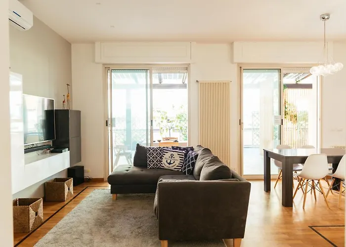 Luxury Penthouse With Sea View - City Center